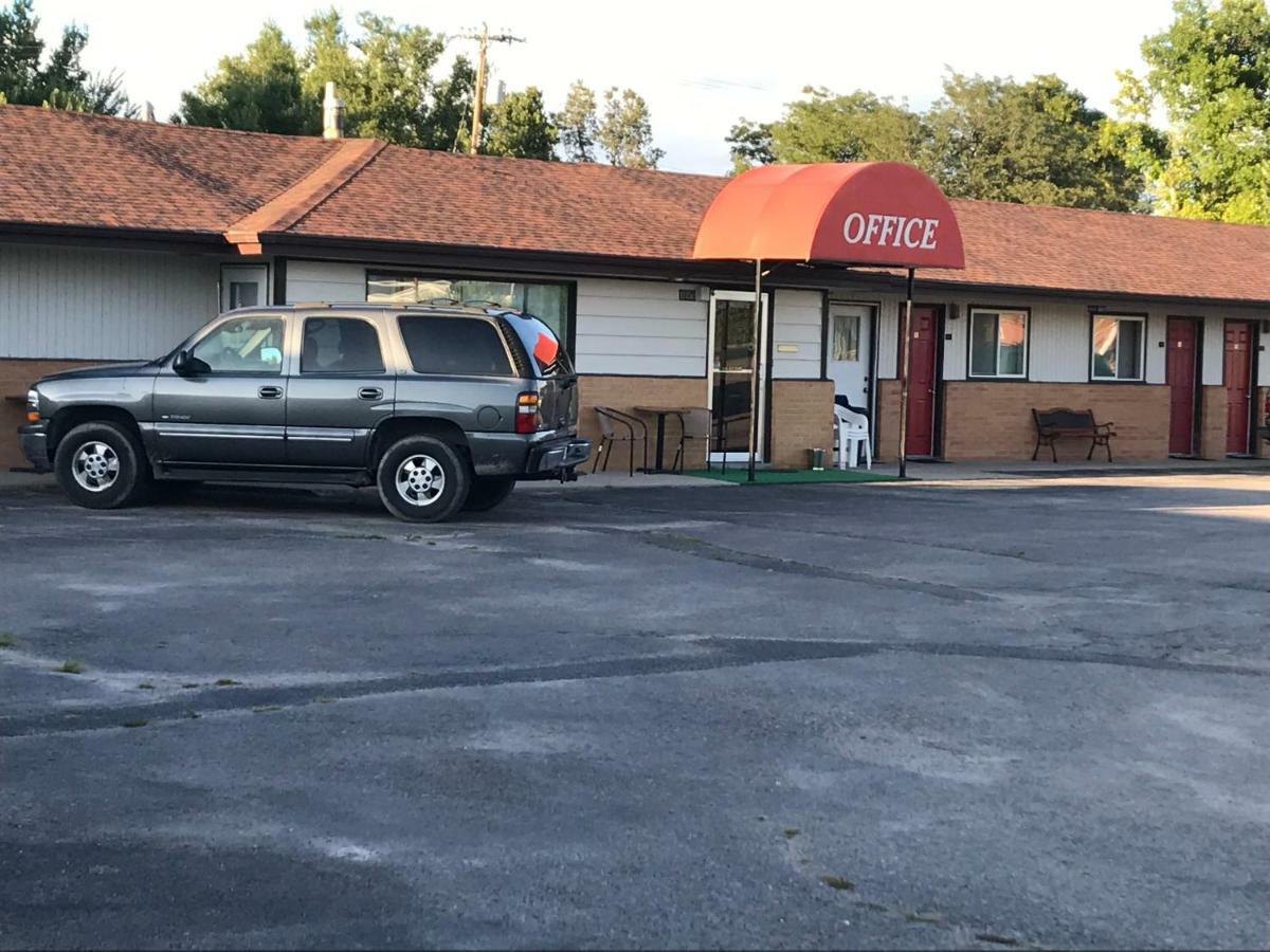 Motel Grand シャドロン エクステリア 写真